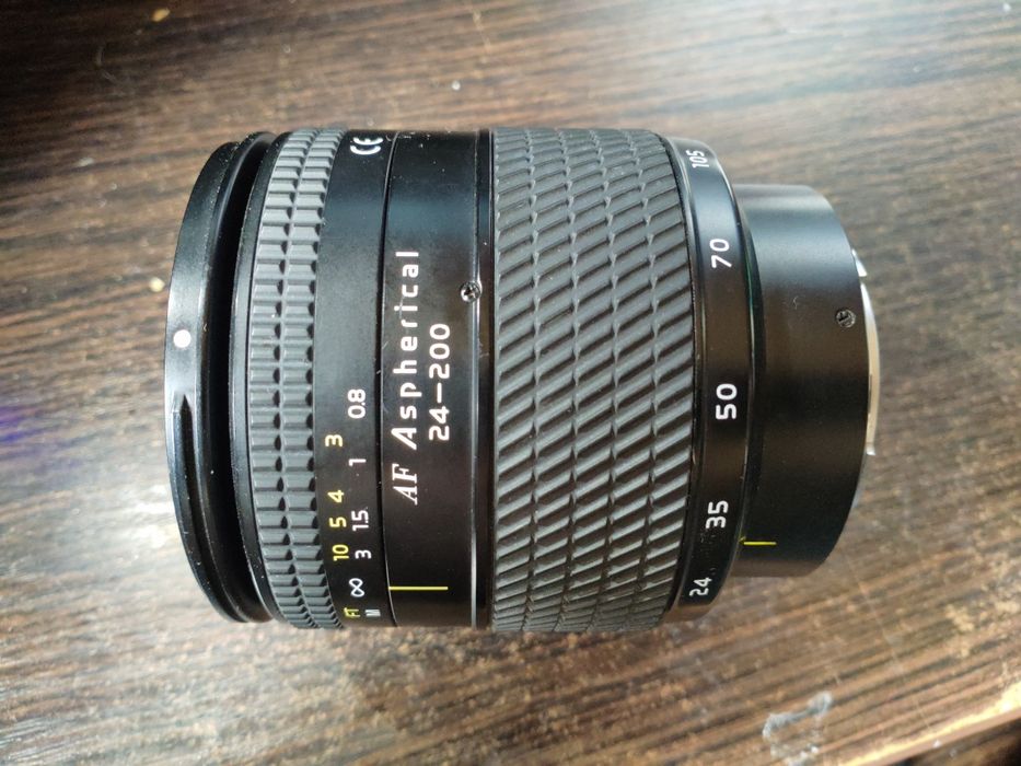 Tokina AT-X AF Aspherical 24-200 1:3.5-5.6 (AT-X 242 AF)