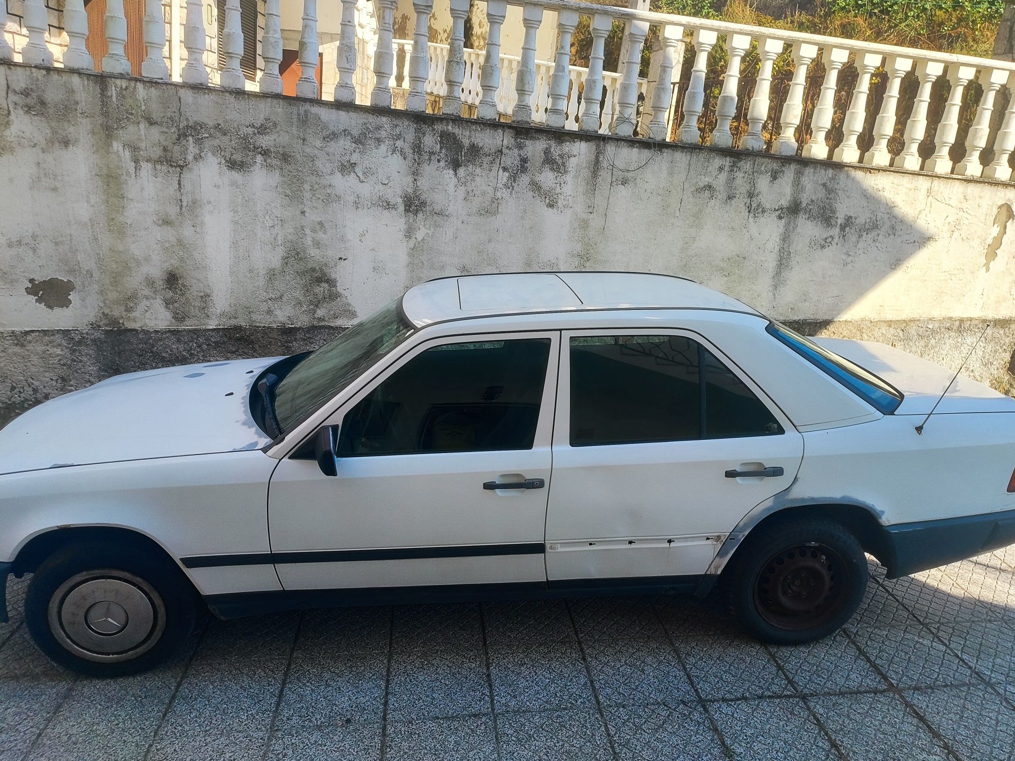 Mercedes Benz 200d w124