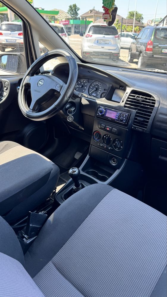 Opel Zafira Опель Зафира 2004 р 1,6 бенз 7 місць 5МКПП