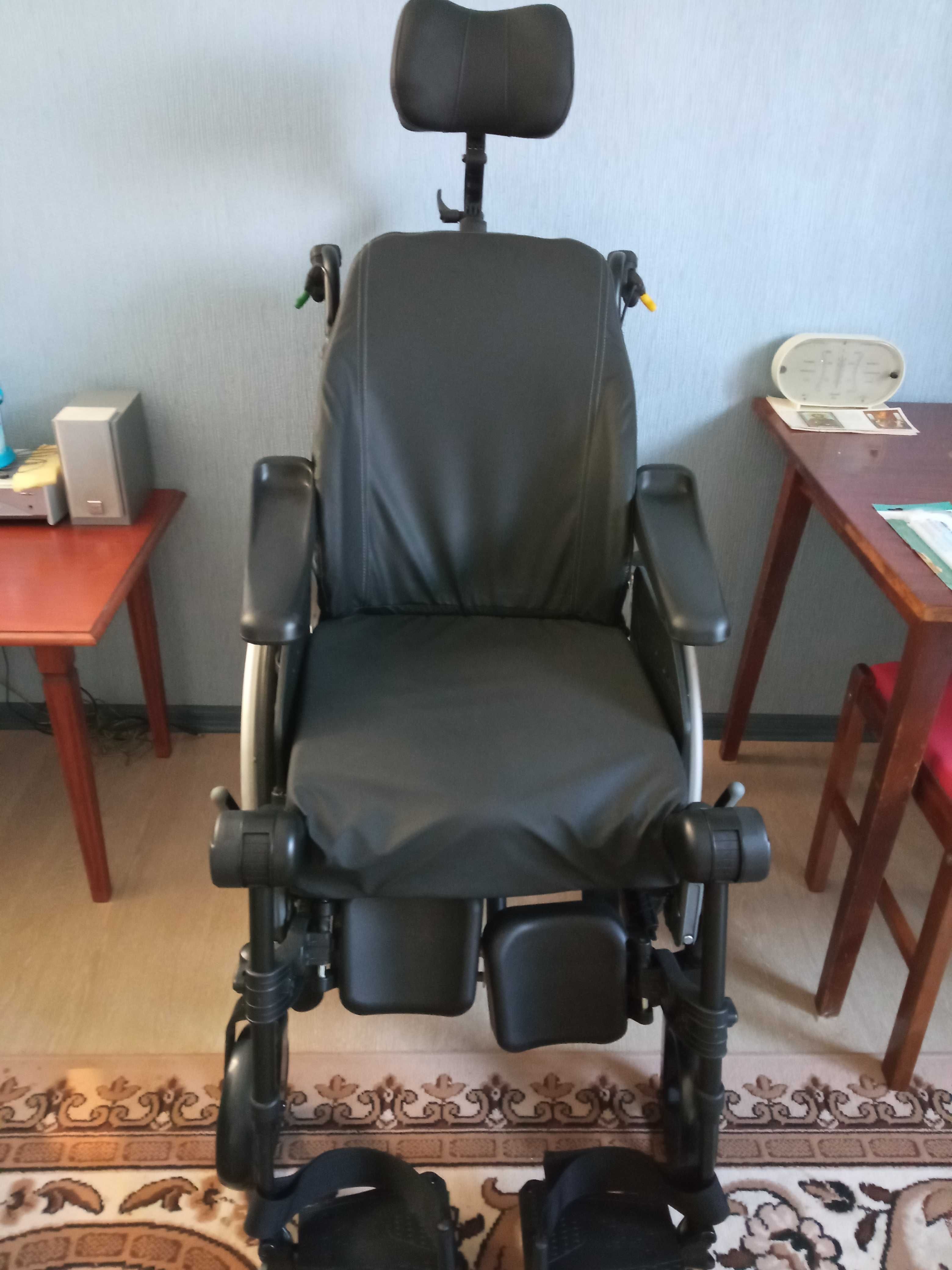 Нове інвалідне крісло - кровать REA Clematis Infacar