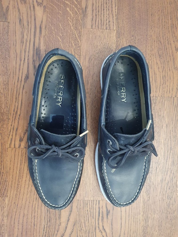 Топсайдери Sperry, Тімберленд,