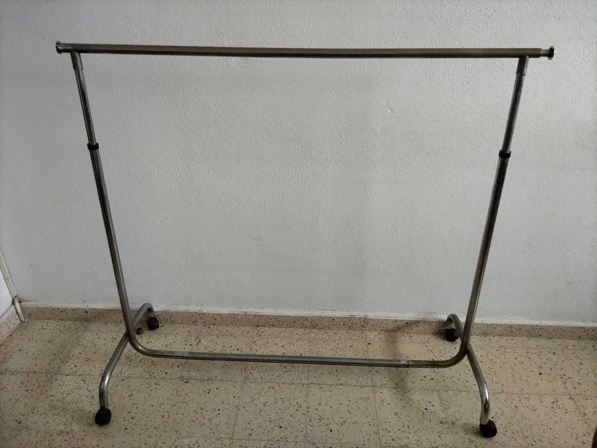 Suporte Extensível para Cabides em Inox com 4 rodas