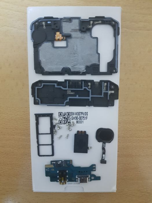 Продам запчасти на Samsung M30S