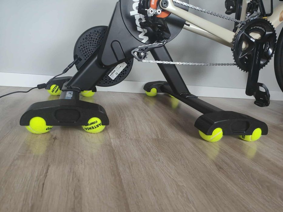 Podstawki pod trenażer rowerowy Wahoo Kickr Core V2 rocker