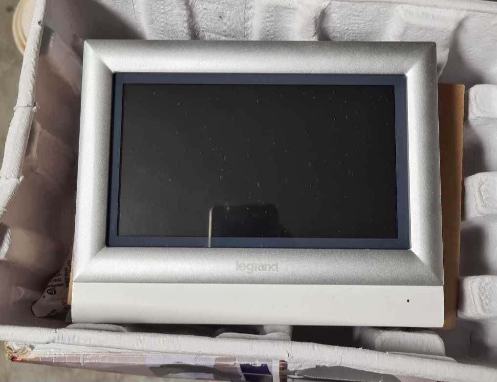 monitor legrand  silver  7'' touch 2F