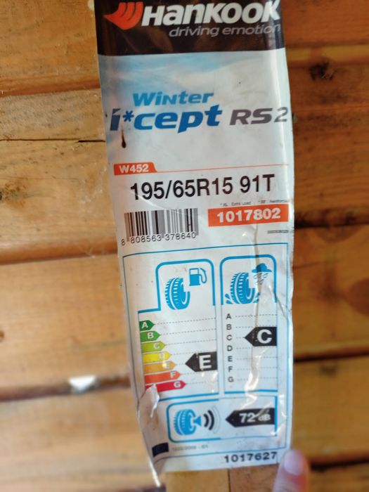 A 4 opony Hankook Winter Icept RS2 195/65 R 15  Felgi stalowe  Hyundai