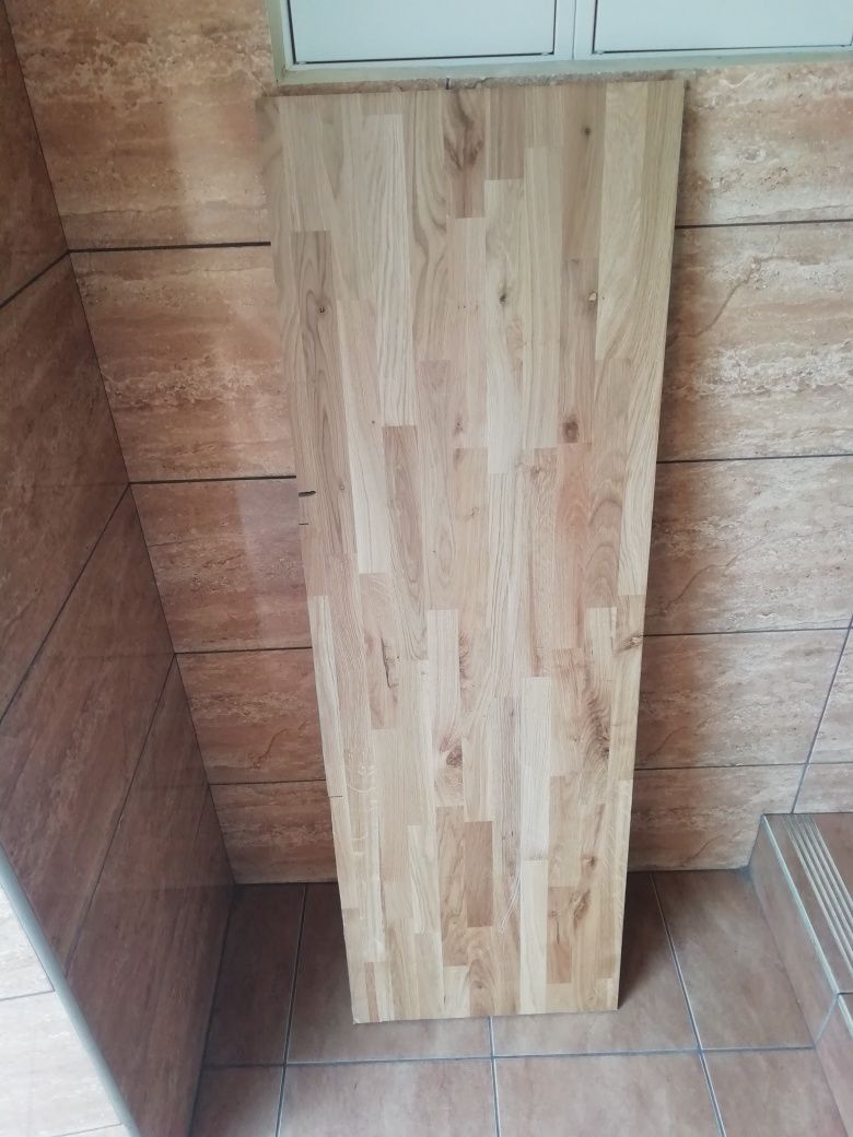 blat  wykonany z drewna klejonego,  dębowego lub jesionowego