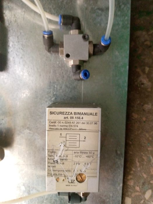 Продам кому интересно обращайтесь по номеру телефона.