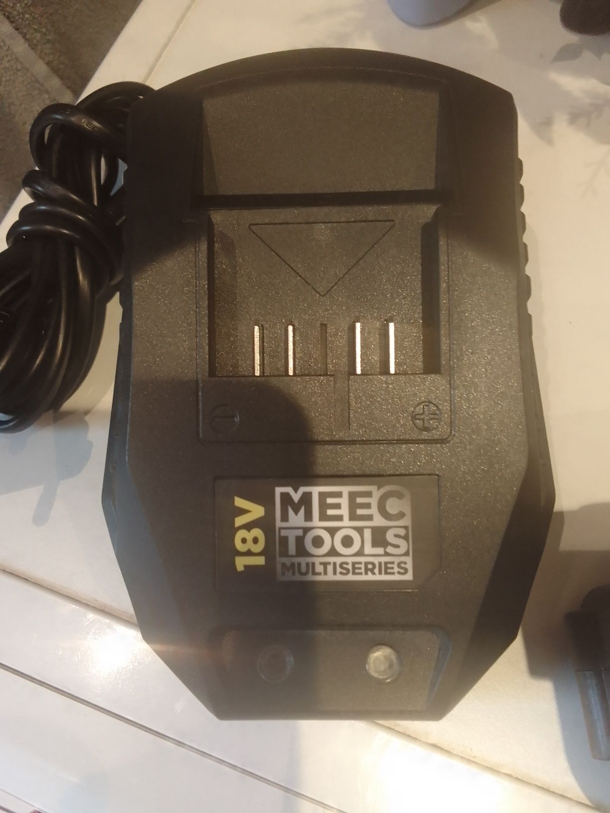 Bateria i ładowarka 4.0Ah 18V