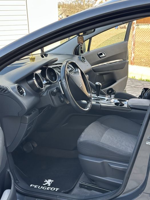 Продам  сімейне авто