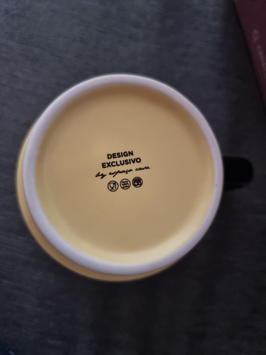 4 canecas com frases