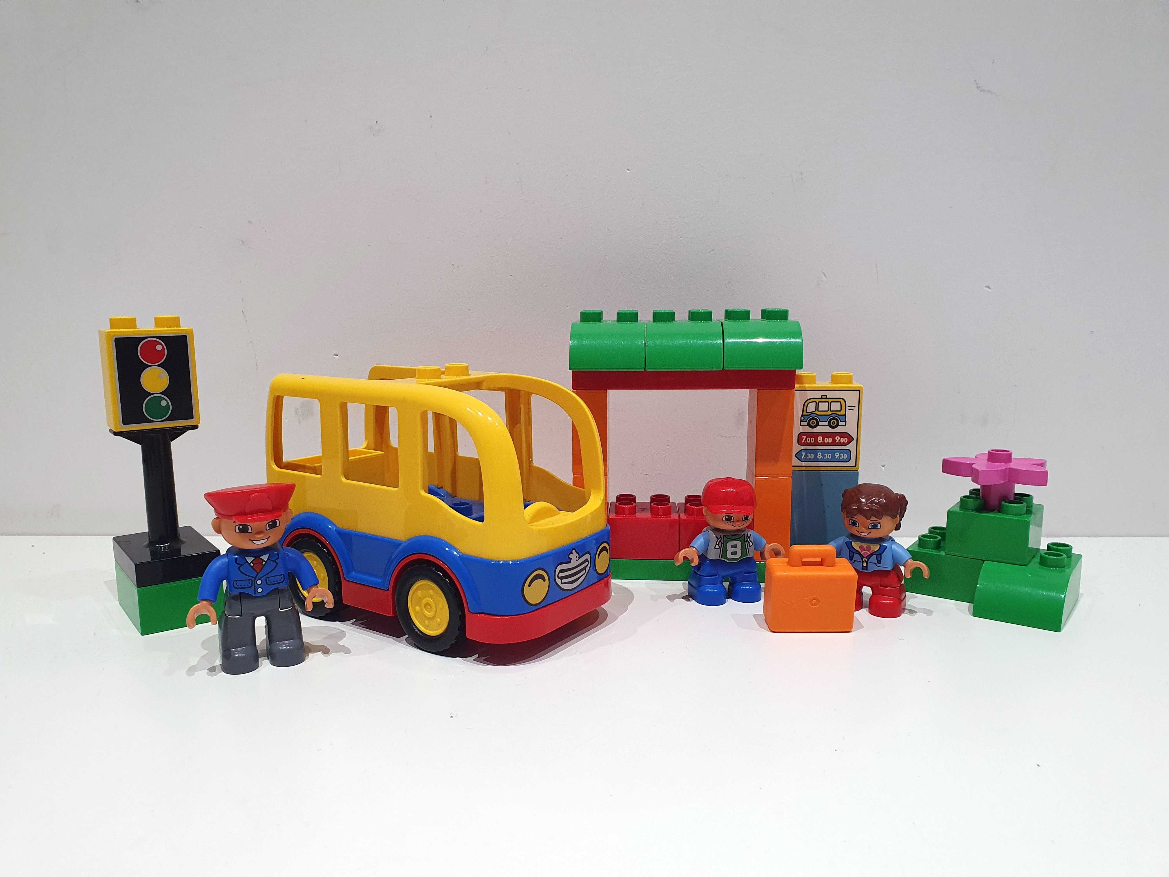 Lego DUPLO 10528 autobus szkolny przystanek walizka światła klocki