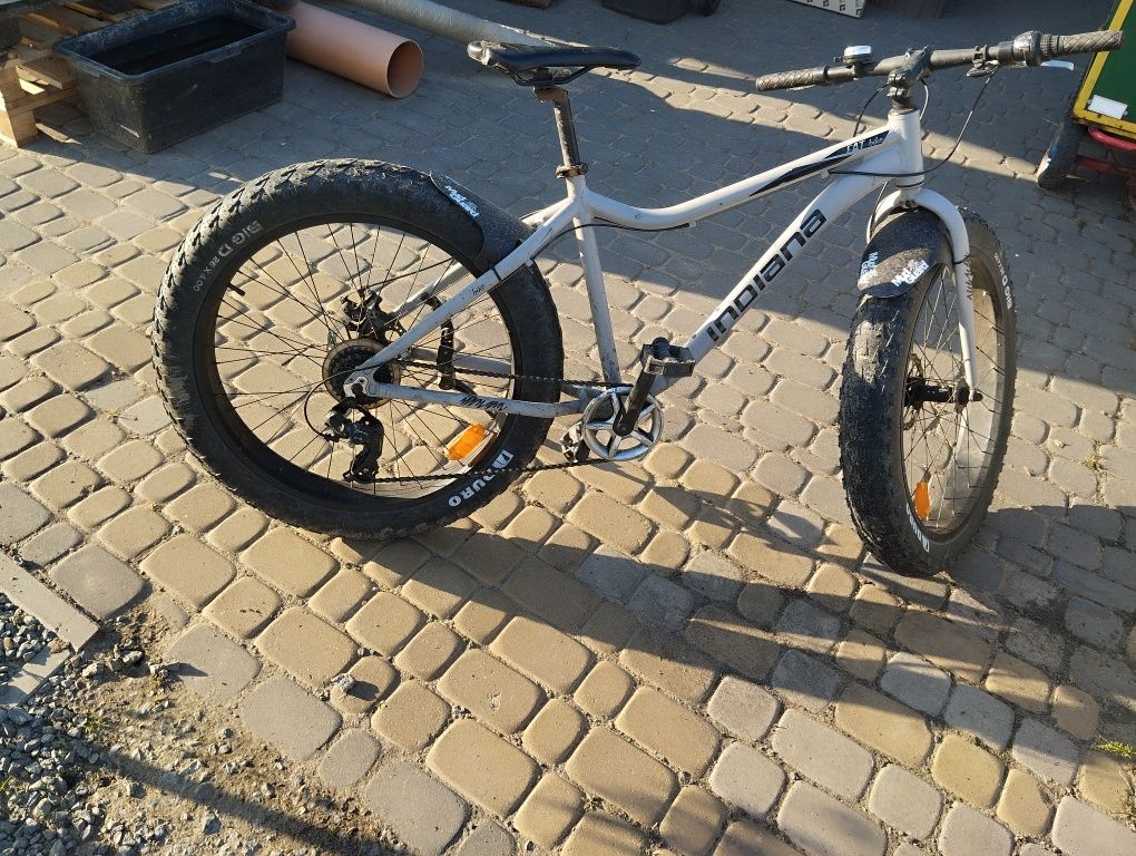 Sprzedam rower FAT BIKE w bardzo dobrym stanie.