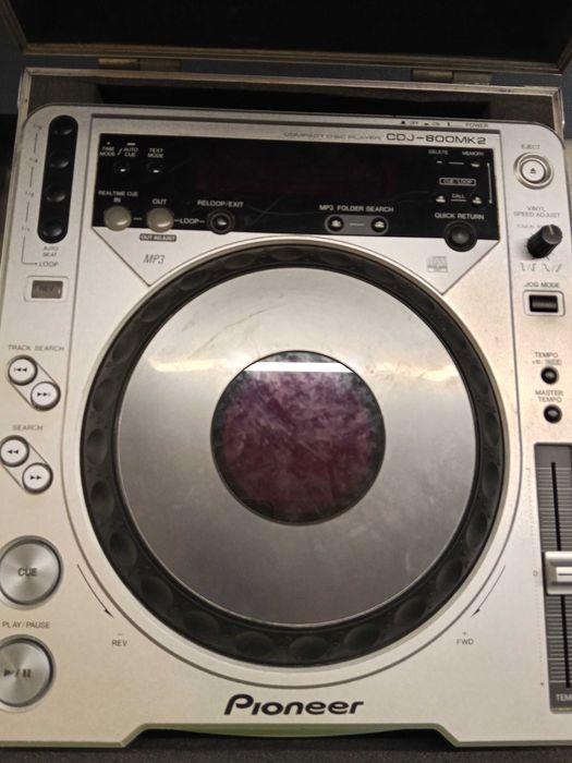 Dwa odtwarzacze DJ CDJ-800MK2