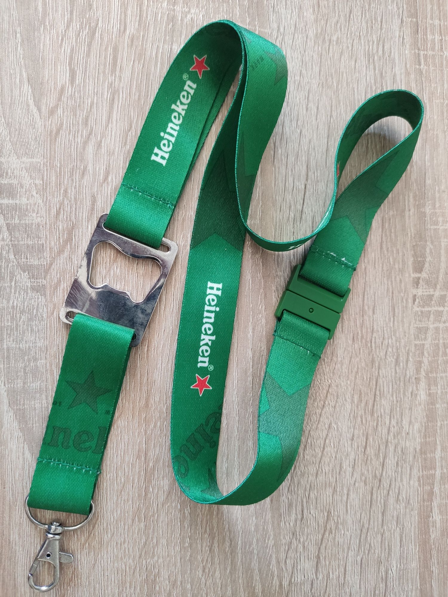 Heineken otwieracz do butelek na smyczy z karabińczykiem