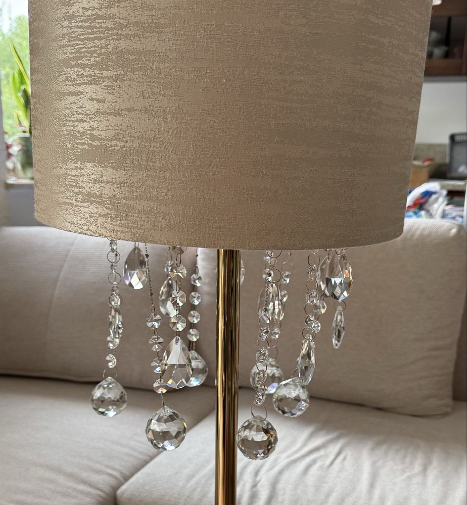 Lampka z krysztalowym zdejmowanym panelem