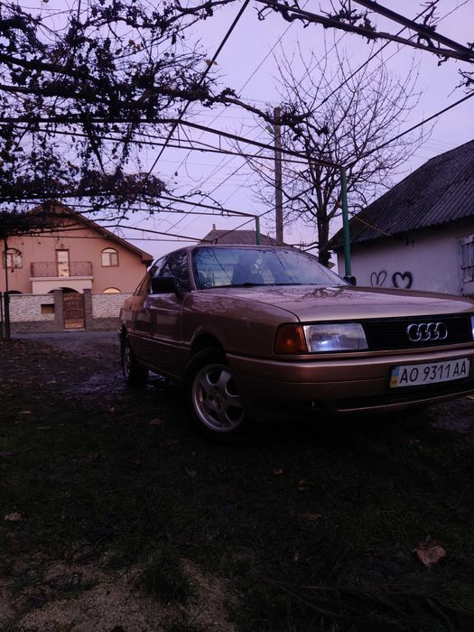 Продам ауді 80 б3 1.8 газ бензин цікавить обмін читайте опис