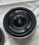 Sony E 16mm f/2.8 – szerokokątny, lekki obiektyw do APS-C