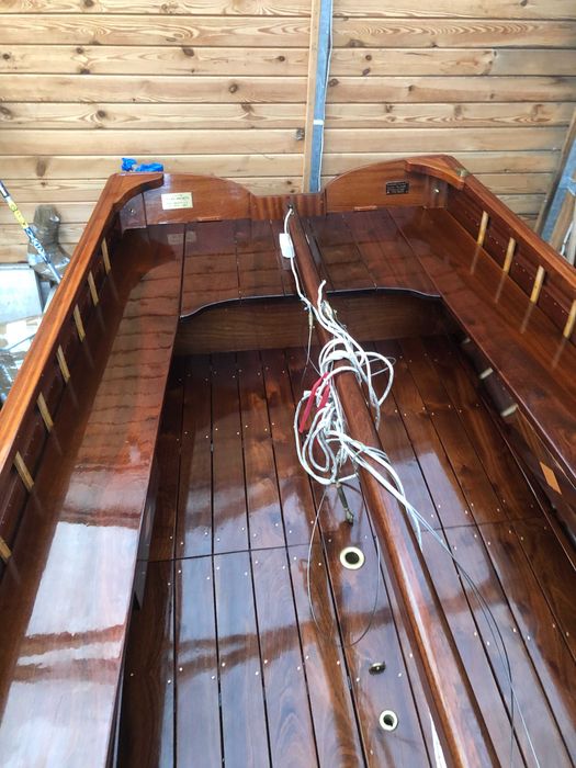 Piękna Żaglówka z Mahoniu (Włoska Produkcja, no.1 z 2002 r.)