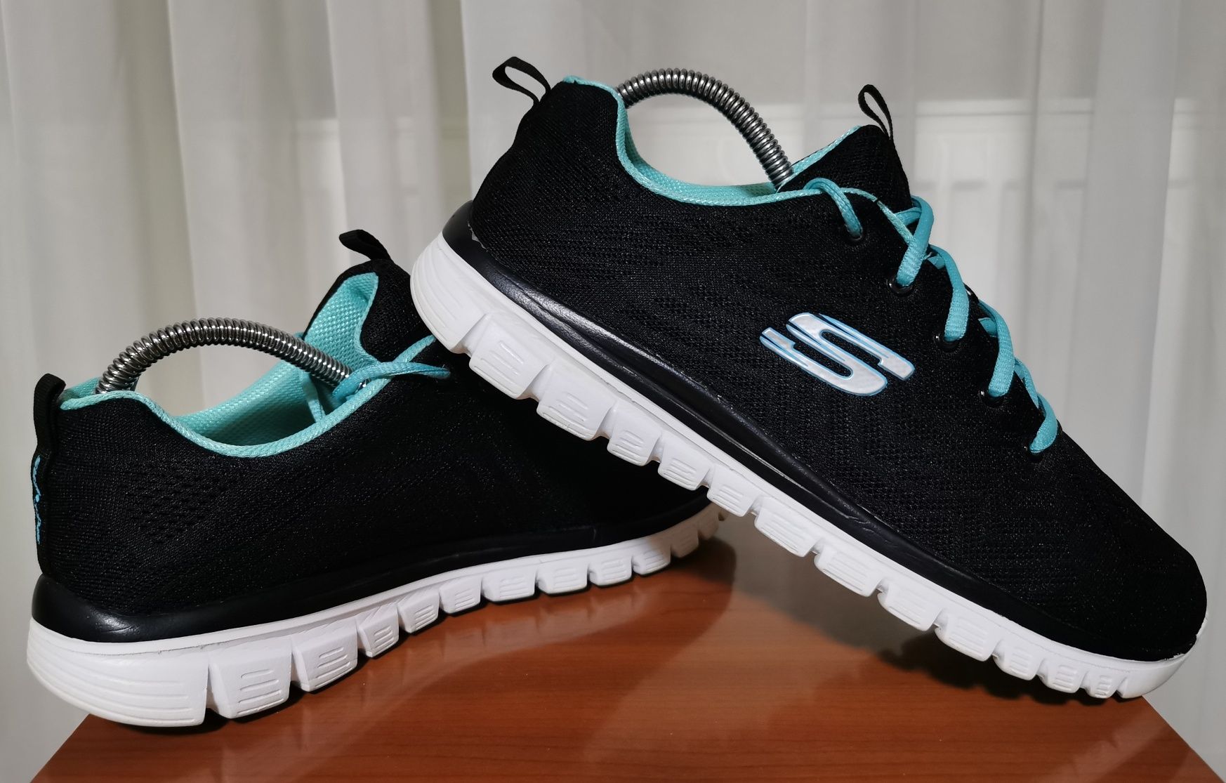 Женские кроссовки Skechers. Оригинал.