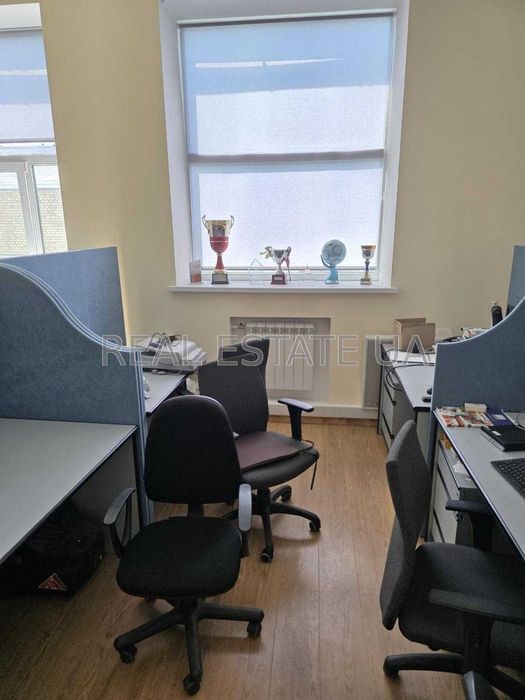 Без комісії. Оренда приміщення 1251 м² Володимира Сікевича буд. № 20-А