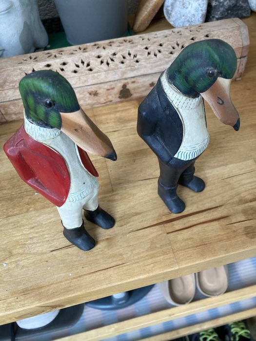 Figuras decorativas em madeira