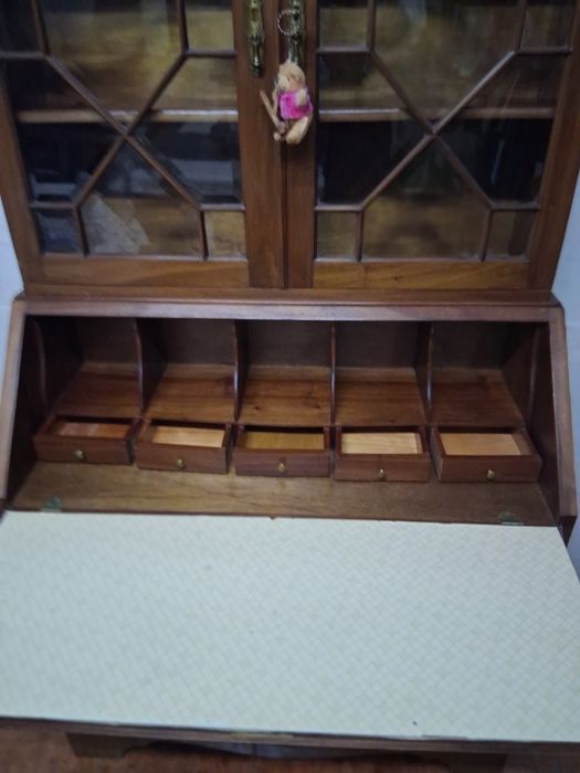 Papeleira com Alçado