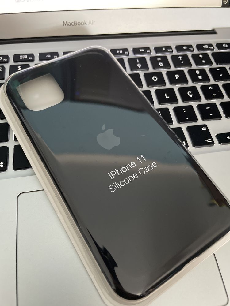 Capa iPhone 11 em silicone