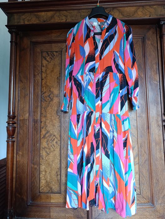 Śliczna zwiewna luźna sukienka firmy YAS rozmiar M