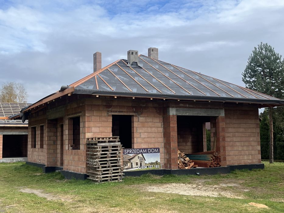 Dom w Bodziszkach – stan surowy otwarty, dachówka ceramiczna Röben