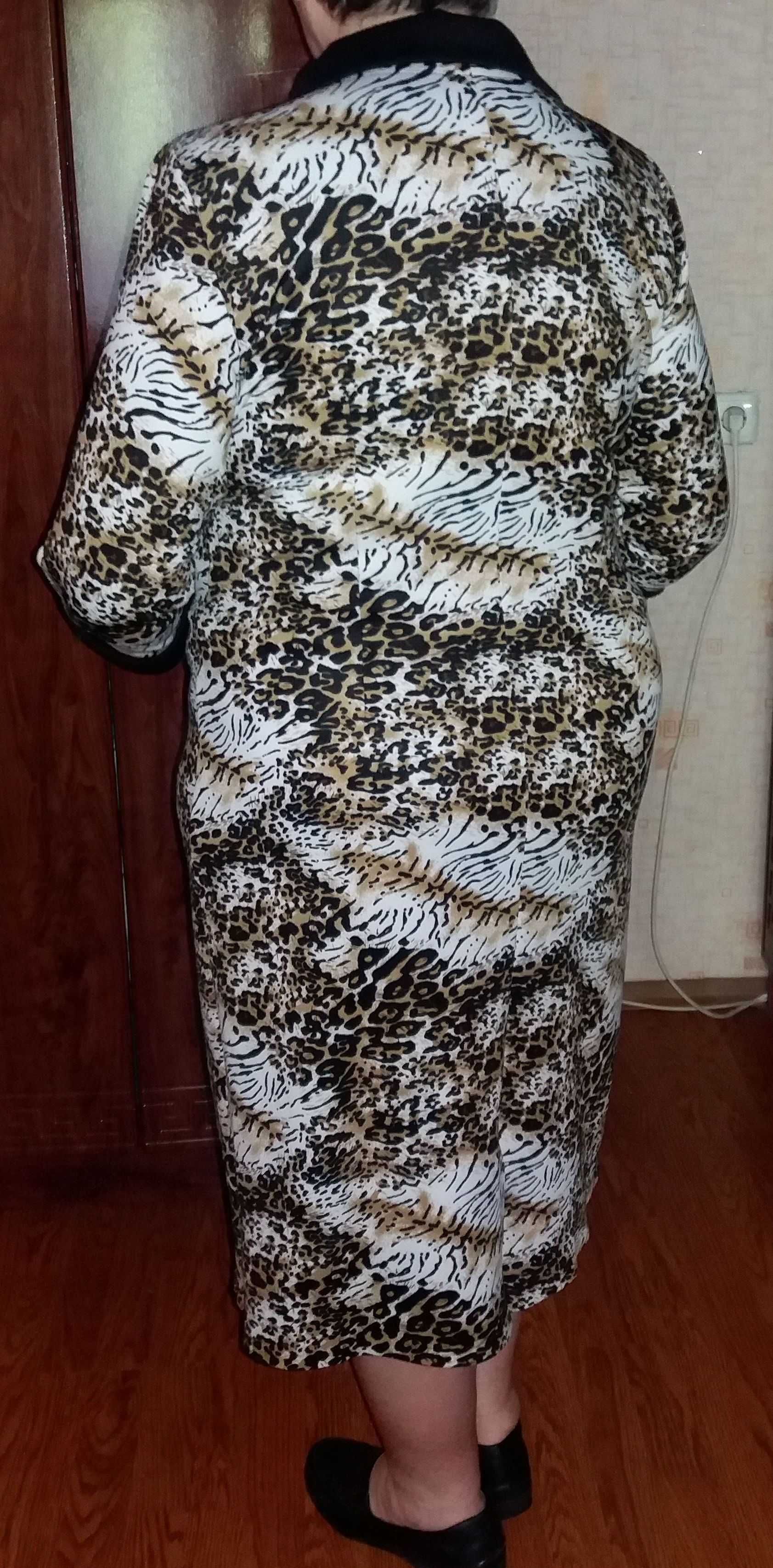 Женское трикотажное платье леопардового цвета, 56-58 размера, Б. У.