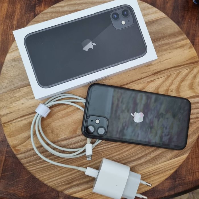 Продам iPhone 11  64GB