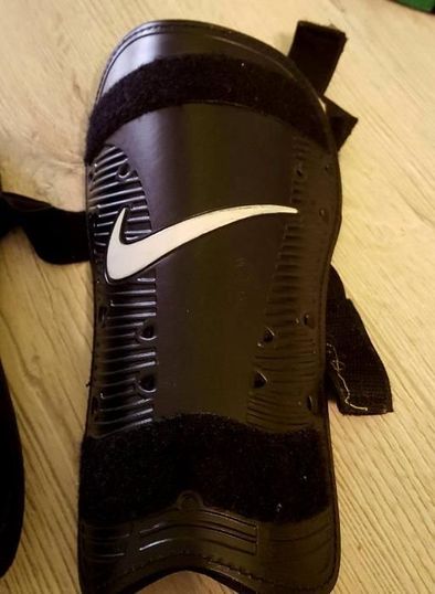 Ochraniacze NIKE