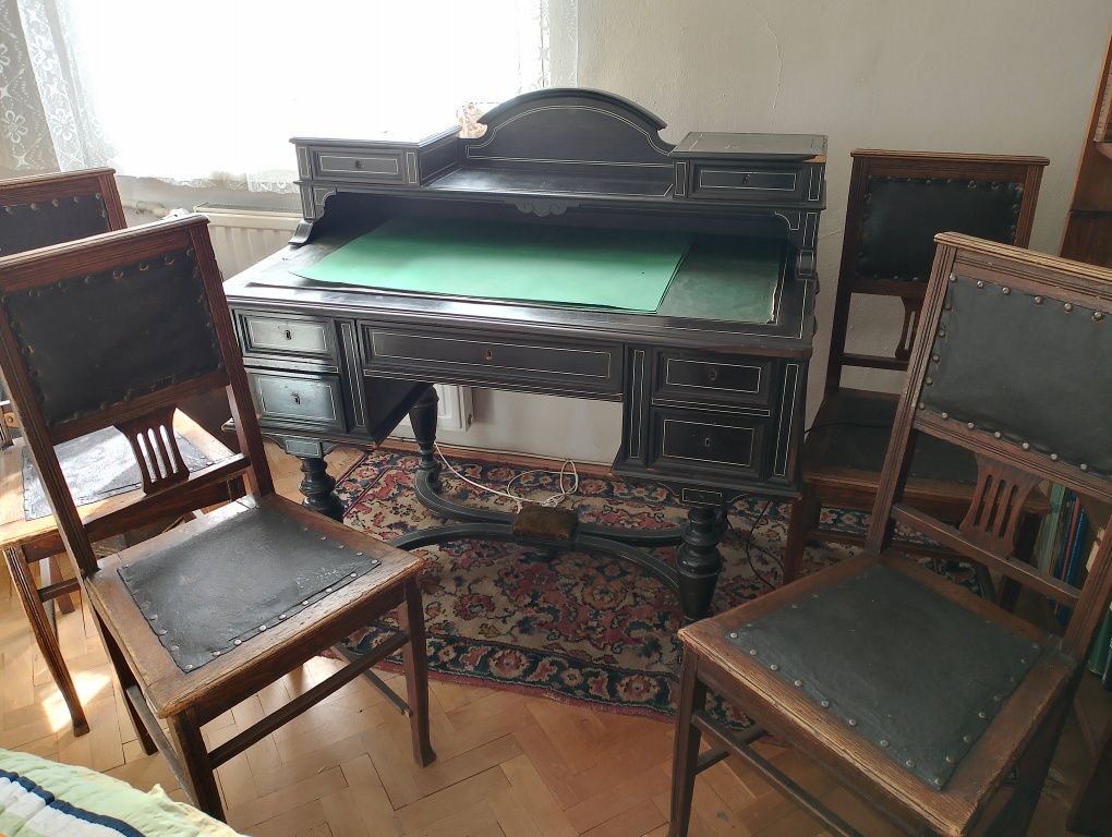 Zabytkowego biurko i 4 krzesła