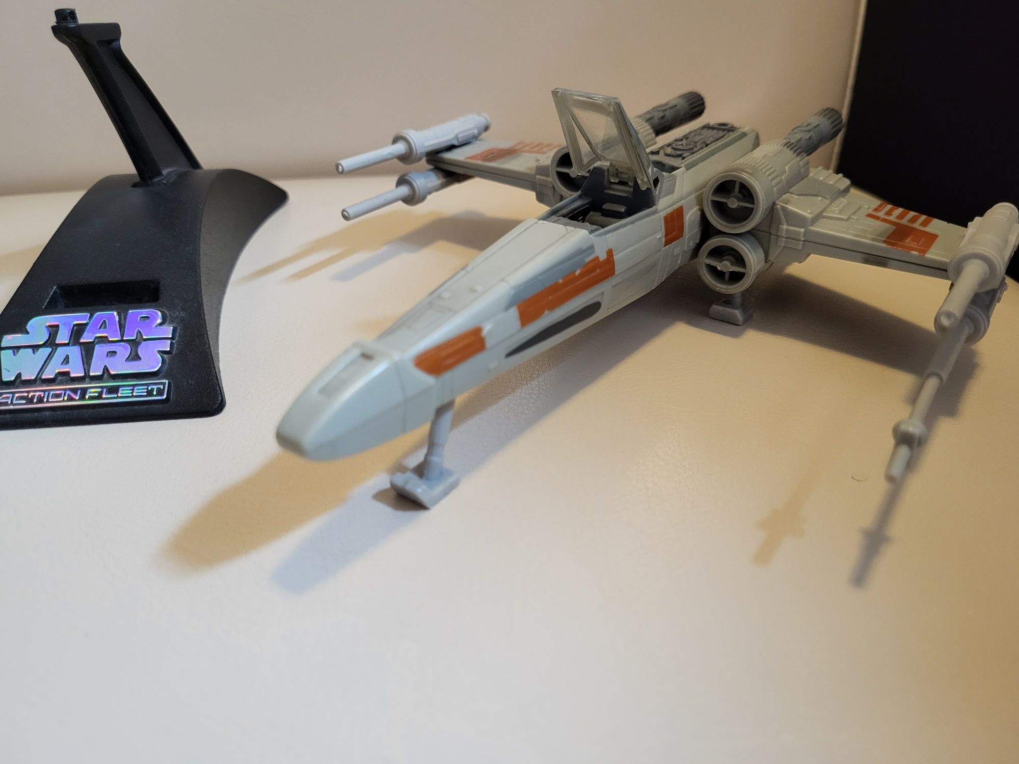 Star Wars Micro Machines X-Wing Fighter + Biggs & R2