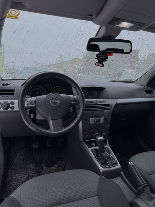 Opel Astra H GTC 1.9 CDTI 120 koni