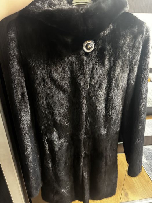 Продам шубу норкову чорну