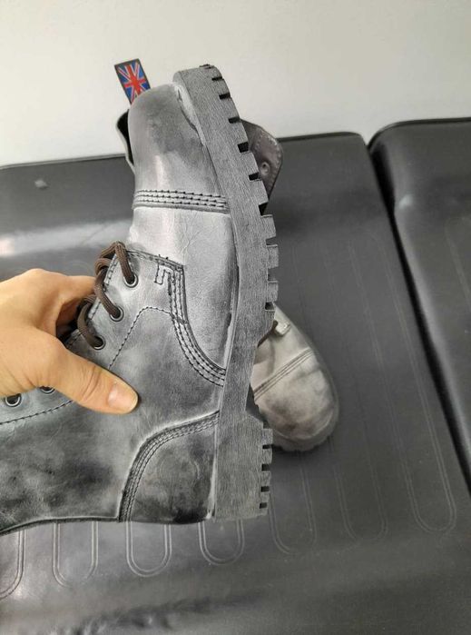 Bota "combat" tamanho 38 ,de cabedal Nevermind NOVA