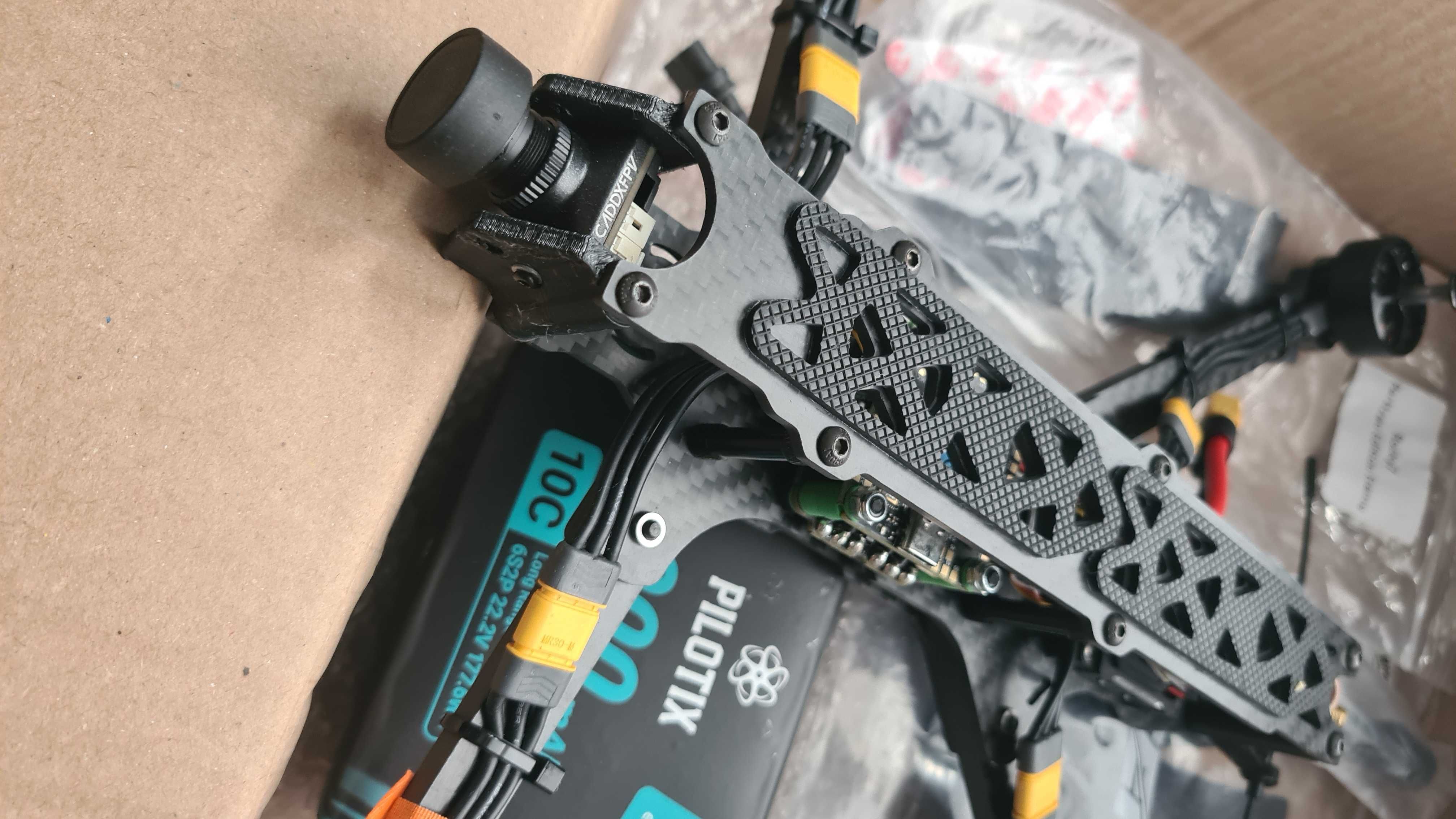 Dron FPV Partizan Rocky 7 F4 V3 VTX 5.8G 2.5W 6S 8000mAh ELRS 915 V3