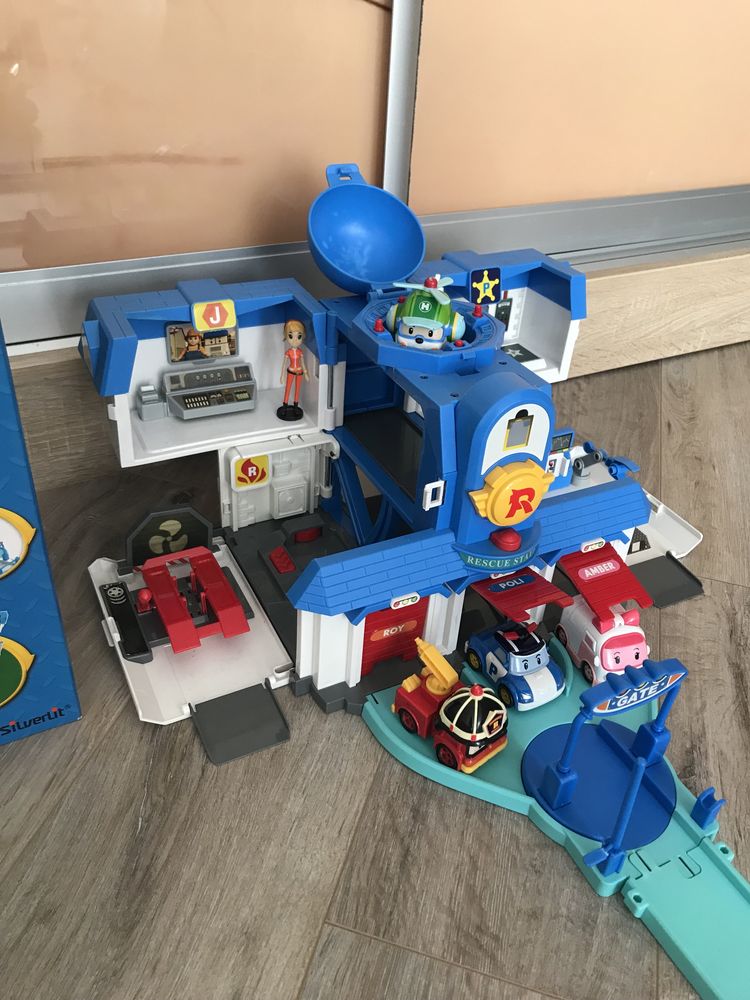 ROBOCAR POLI штаб квартира