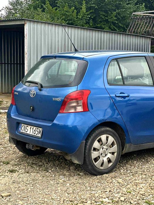 Toyota Yaris 1.0 KAT Benzyna 2006r przebieg 193 tyś 5-drzwi