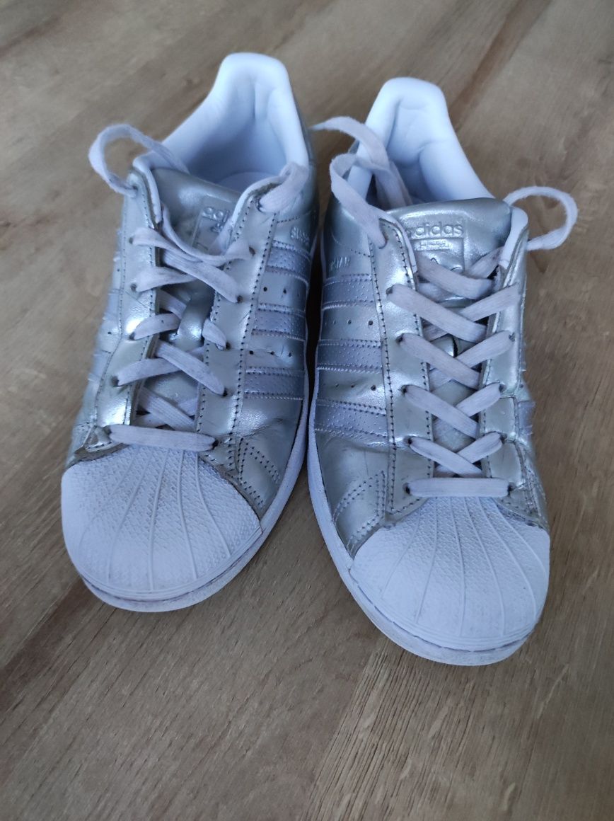 Adidas Superstar srebrne 39 1/3