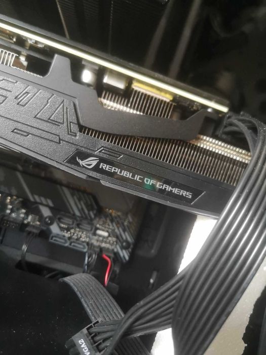 PC Amd Ryzen 3800X, Asus RTX 2070 Super, DDR4, HDD + 2x SSD