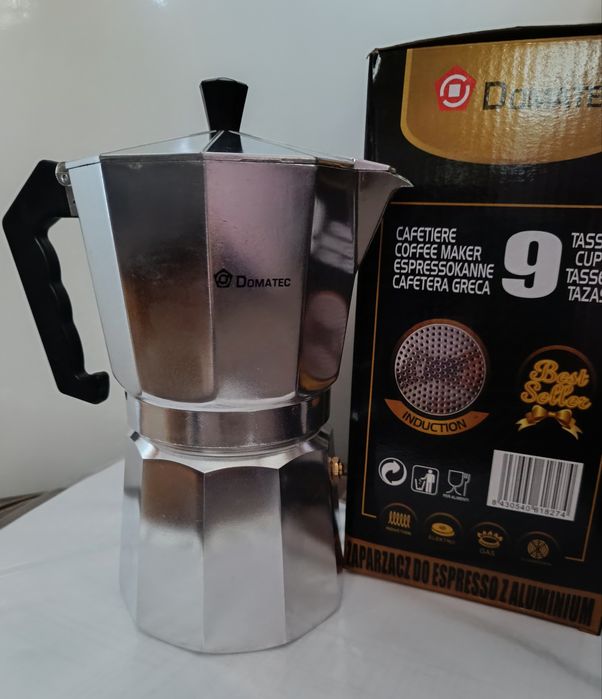 Кавоварка гейзерна на 8-9 порцій. Нова. Зручна у використанні. Львів.