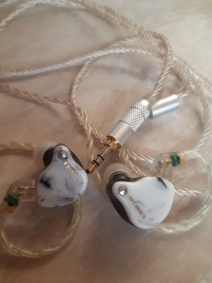MP3 IRiver T10 1GB  в комплекті з навушниками TFZ Live 3