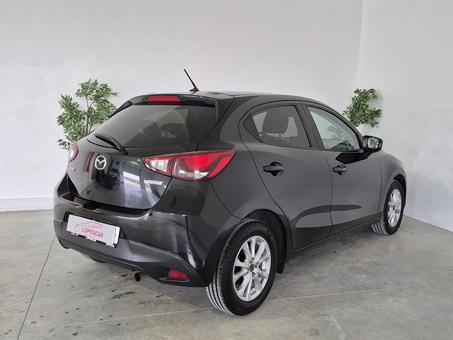 Mazda 2 1.5 - 2015 | GARANTIA | NACIONAL