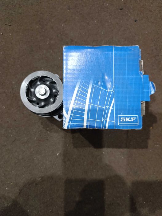 Водяна помпа VW T-5 VW Touareg 2.5 TDI