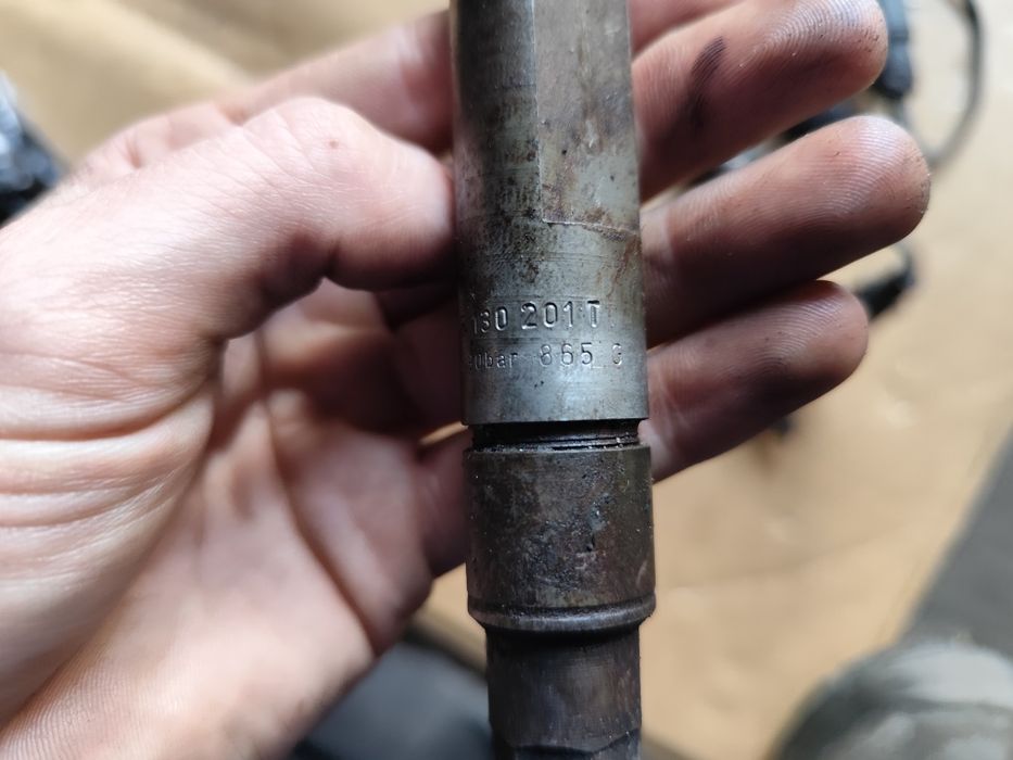 Wtrysk wtryskiwacz sterujący 1.9 TDI VW Golf 02813.0201T 02813.0201S