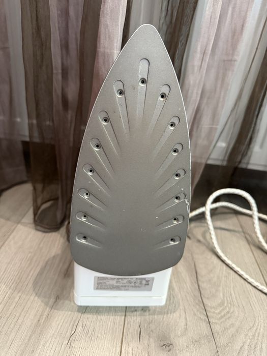 Утюг паровой Elenberg