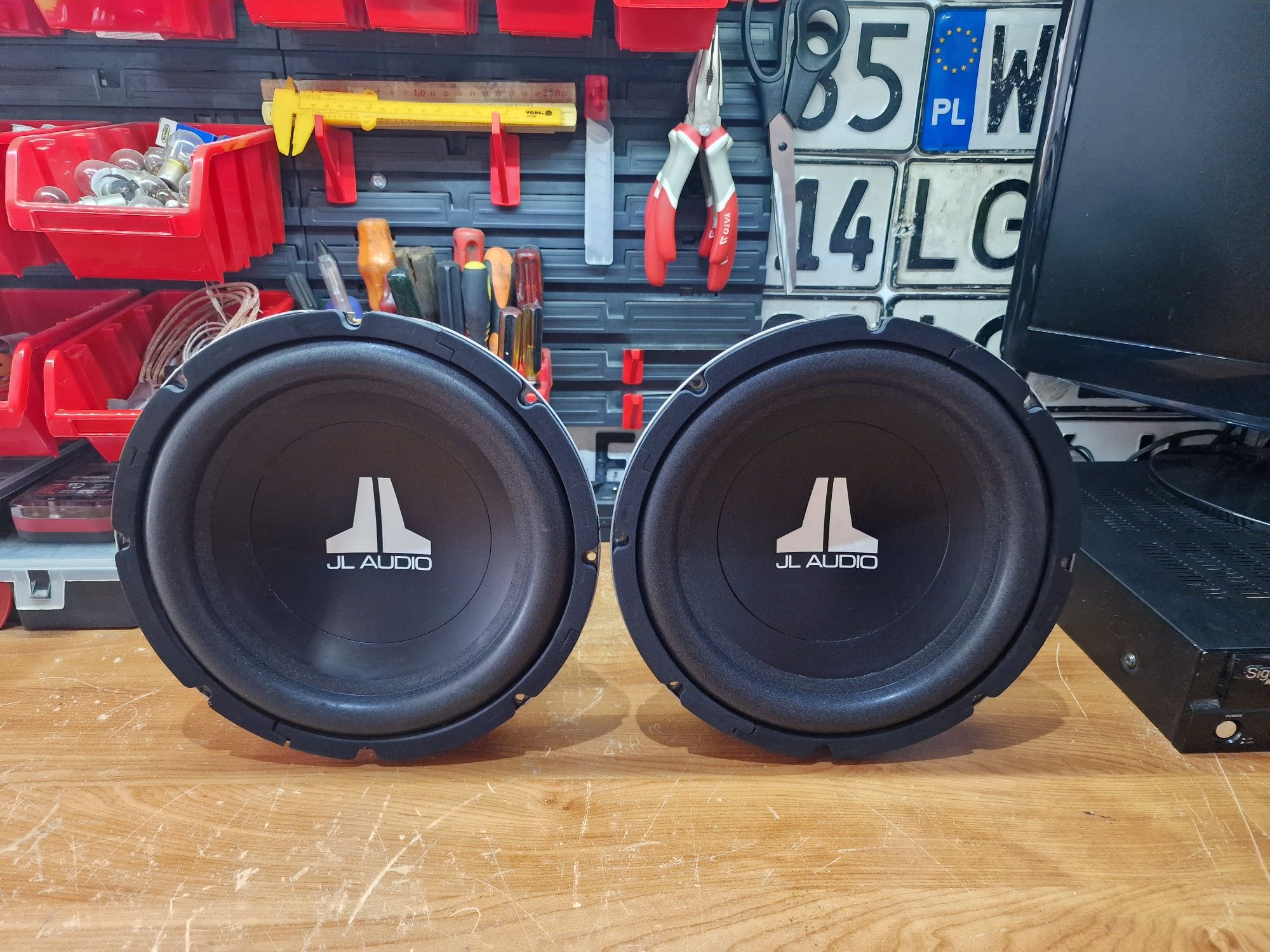 Skrzynia basowa subwoofer tuba Głośnik 25 cm JL Audio 10w3v2-d2